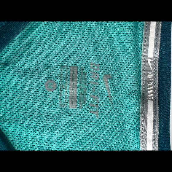 Nike Dri fit long sleeved running shirt Medium - Picture 2 of 4